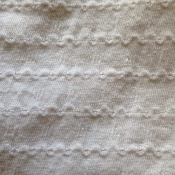 Textured white Tucker&Tate ruffled peplum bottom. - Picture 2 of 7